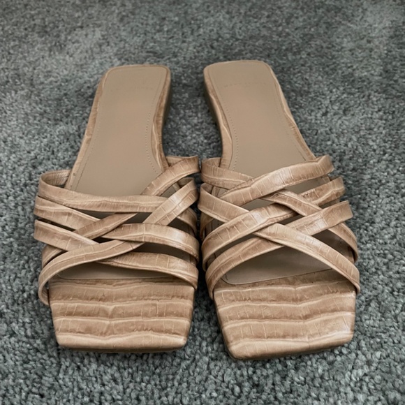 Marc Fisher sandals - Picture 2 of 2